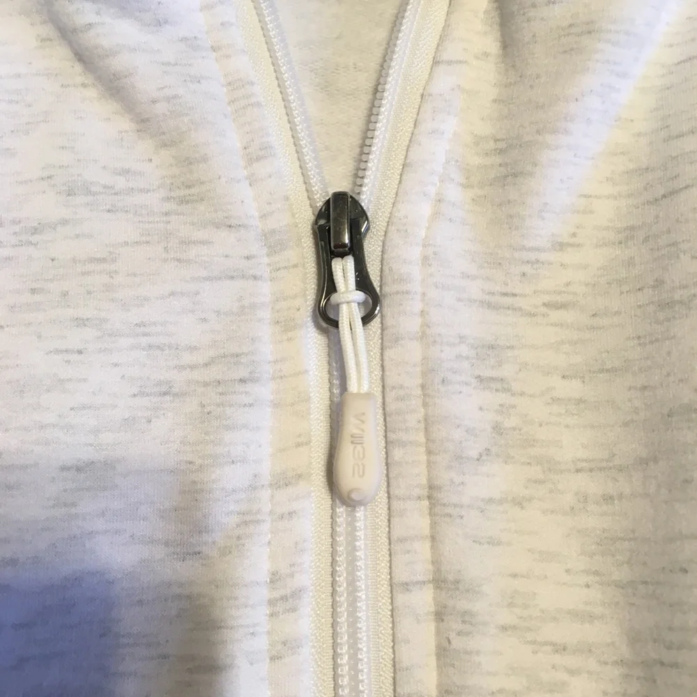32  degrees  HEAT  Girls Jacket Hoodie.  Size 10/12